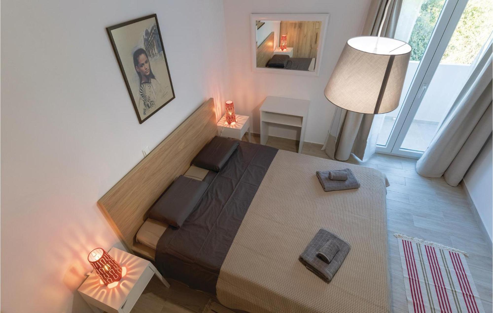 Awesome Apartment In Blace With House Sea View Extérieur photo