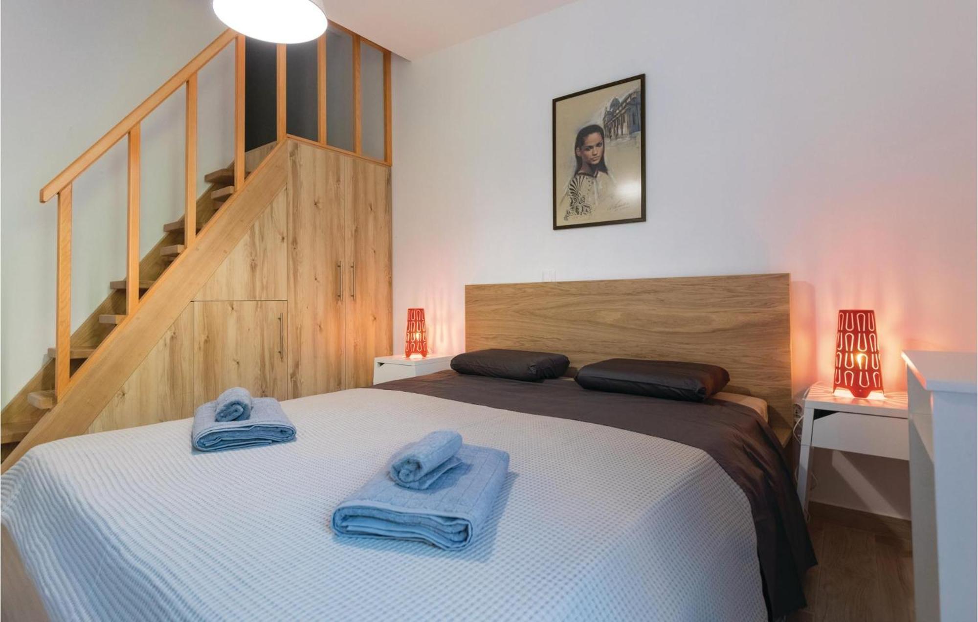 Awesome Apartment In Blace With House Sea View Extérieur photo