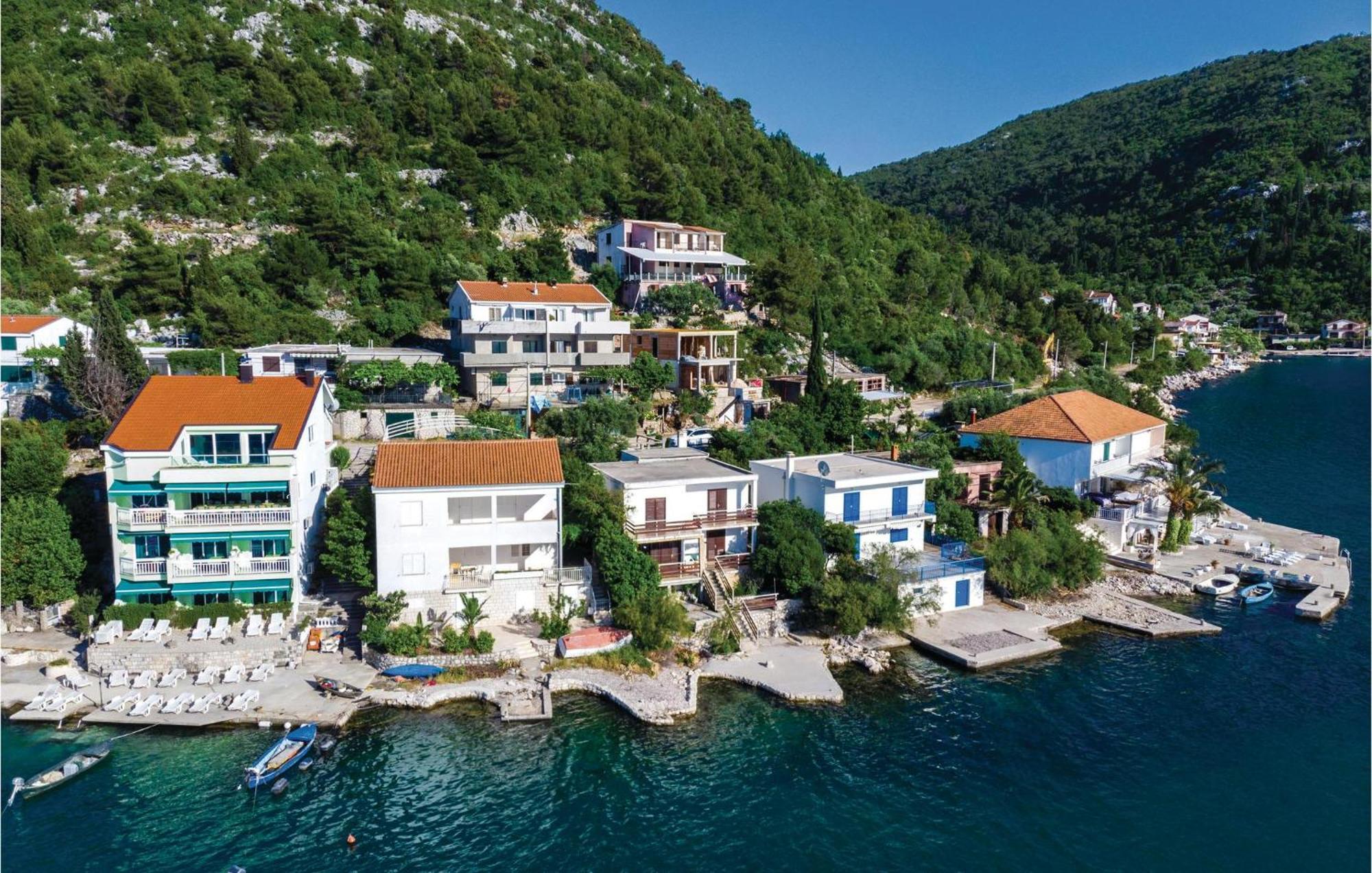 Awesome Apartment In Blace With House Sea View Extérieur photo
